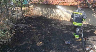 Eskişehir'de müstakil evin bahçesinden ahırı sıçrayan yangın büyümeden söndürüldü