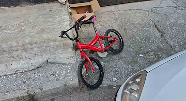 Eskişehir'de otomobile yandan çarpan bisikletli çocuk yaralandı