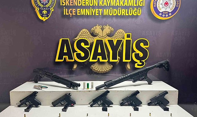Ev ve araç kurşunlayan şahısların evlerinde yatakların arasından silah çıktı