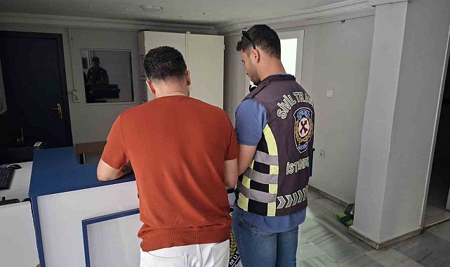 Fatih'te yol verme tartışmasında motosikletli kuryeyi şoke eden tokat: O anlar kamerada
