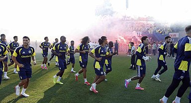 Fenerbahçe, Sturm Graz maçı öncesi son antrenmanını taraftara açık yaptı