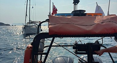 Fethiye açıklarında arızalanan tekne kurtarıldı