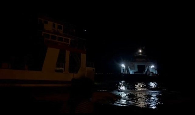 Fırtına feribotu sürükledi: Yolcular başka feribota tahliye edildi