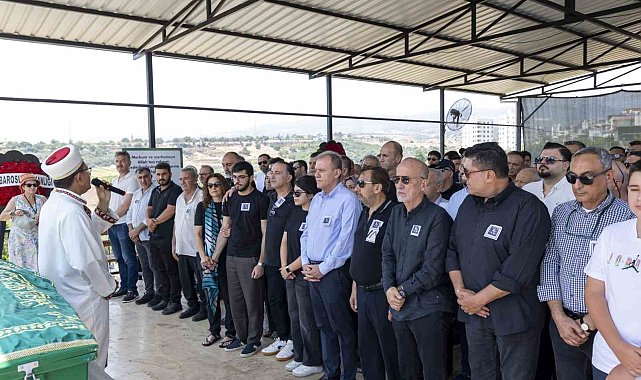 Gazeteci Duygu Öksüz Canova son yolculuğuna uğurlandı