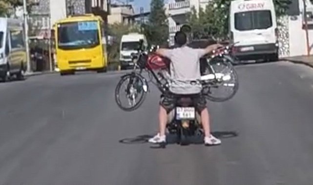 Gaziantep'te ilginç taşıma yöntemi: Motosiklet üzerinde motosiklet taşıdılar