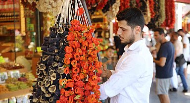 Gaziantep'te kurutmalık sebzeler tezgahlarda yerini aldı