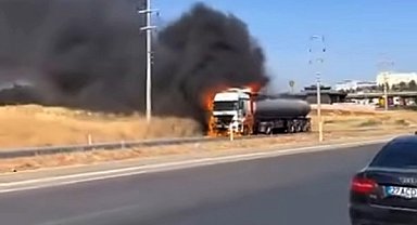Gaziantep'te seyir halindeki tanker alev alev yandı