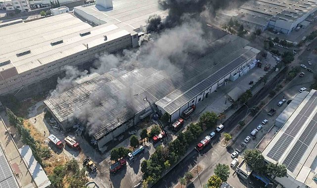 Gaziantep'te tekstil fabrikasındaki yangın dron ile görüntülendi
