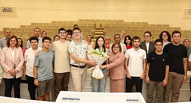 Gaziantep'te YKS ve LGS dereceli öğrenciler Başkan Şahin ile buluştu