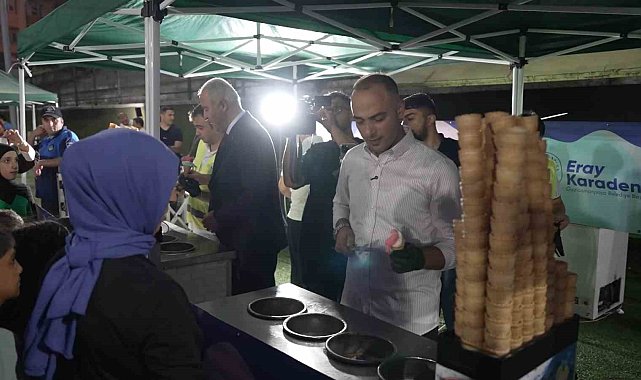 Gaziosmanpaşa'da 100 çocuk çamura bulandı, eğlence dondurmayla devam etti