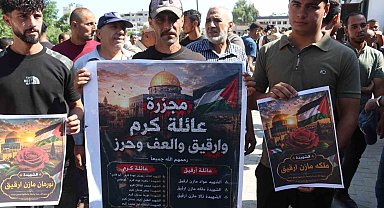 Gazze'de enkazlardan cansız bedenleri çıkarılan 19'u çocuk 50 kişi için cenaze töreni düzenlendi