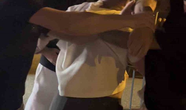 Gece kulübünden çıkıp kavgaya böyle tutuştular… Ayakta zor durdular