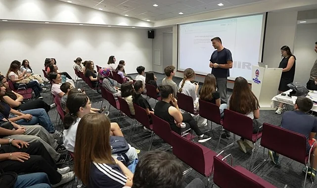 Gençler Denizli Büyükşehir ile dünyaya açıldı