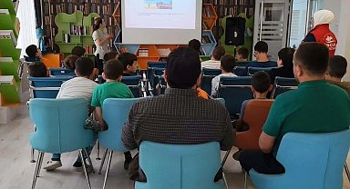 Gençlere dijital dünyanın riskleri anlatıldı