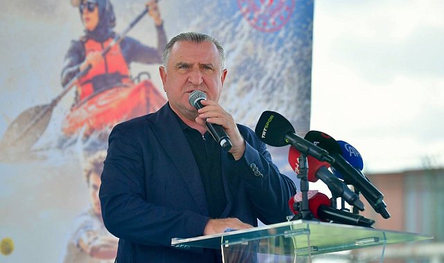 Gençlik ve Spor Bakanı Bak: "12 milyon gencimize yüzme öğrettik"