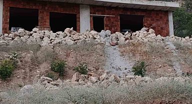 Gercüş'te iskeleden düşen taş ustası ağır yaralandı