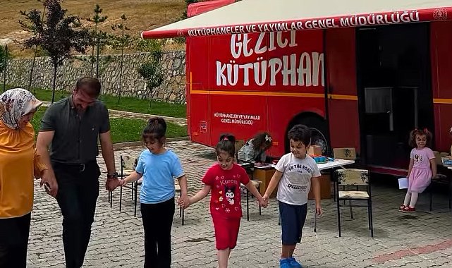 Gezici Kütüphane Gökçedere'de çocuklarla buluştu