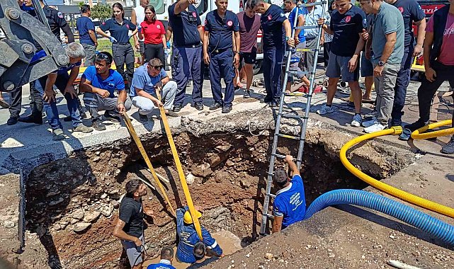 Göçükte mahsur kalan işçi için zamanla yarış