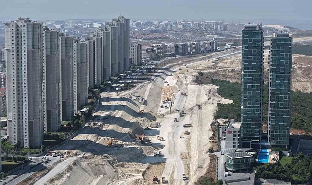 Gökdelenler arasında yüzlerce iş makinesi İstanbul'a nefes aldıracak yol için çalışıyor