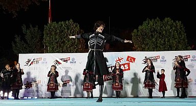 Gölcük'te folklor rüzgarı