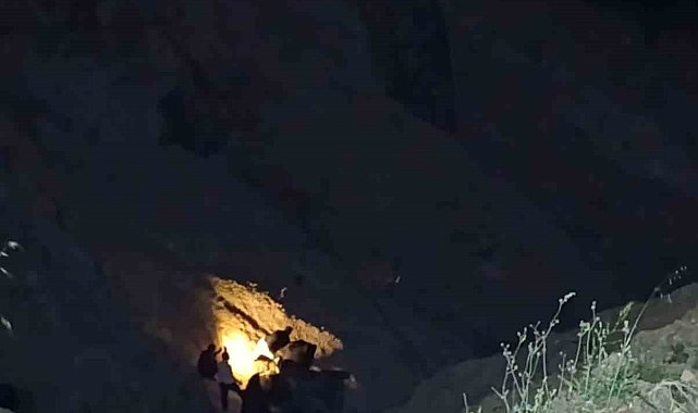 Gümüşhane'de otomobil uçuruma yuvarlandı: 1 ölü, 2 yaralı