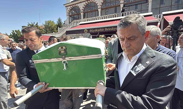 Güzin Büyükerşen son yolculuğuna uğurlandı