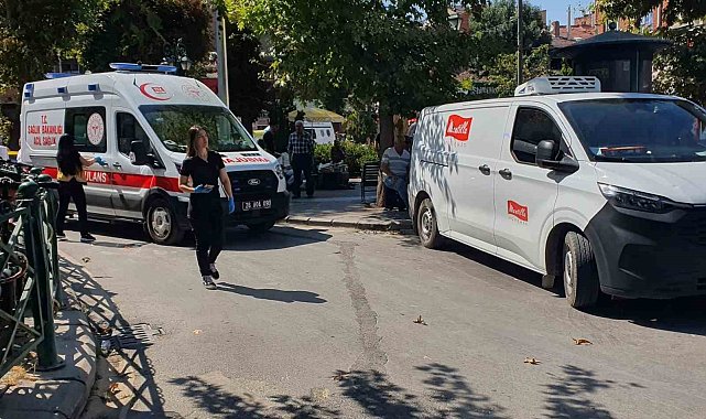Hatalı park ambulansa geçit vermedi