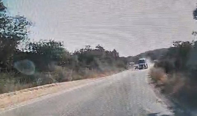 Hatalı sollama yapan hafriyat kamyonu kamerada