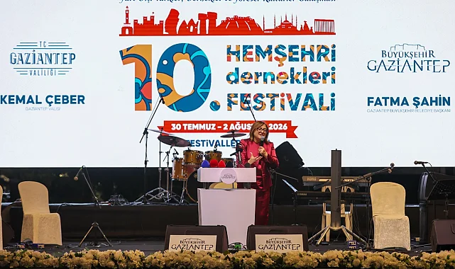 Hemşehri Dernekleri Festivali renkli görüntülerle açıldı