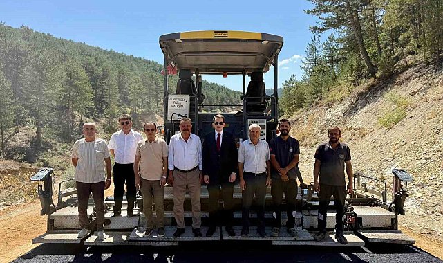Hisarcık Kızılçukur-Alınören yolunda sıcak asfalt çalışması sürüyor