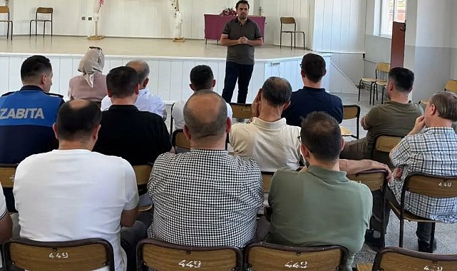 Hisarcık'ta Hayat Üniversitesi Projesi kapsamında "Hükümet Sistemleri ve Devlet Teşkilatı" konulu eğitim düzenlendi