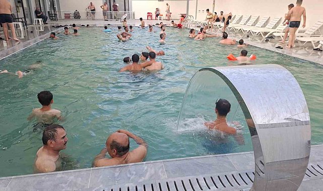Hisarcık'taki şifalı termal havuz vatandaşların ilgi odağı oldu