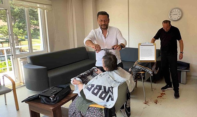 Huzurevi sakinlerinin hayır duasını aldılar