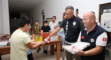 İncirliova'da kandil gecesi camilerde ikram dağıtıldı