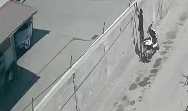 İnternet kablolarını gündüz vakti kesip çaldı