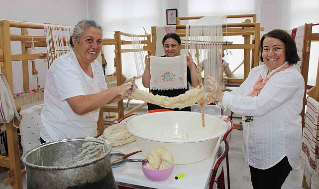 İpliği yemek yapar gibi hazırlanıyor: 'Gümüşhacıköy kıvratma dokuması'nı 50 yıl sonra yeniden dokudular