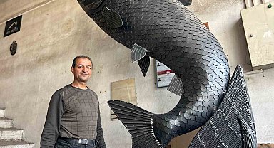 İranlı sanatçı atık metalden inci kefali tasarladı