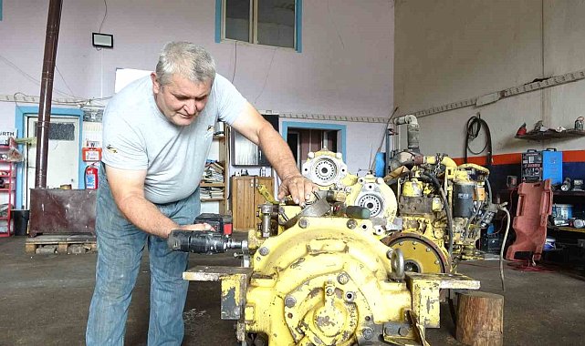 Isparta'da 10 yaşında şantiyelerdeki iş makinelerinin yanında başladığı mesleğini yarım asırdır sürdürüyor