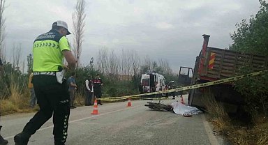 Isparta'da kamyonla çarpışan 19 yaşındaki motosikletli hayatını kaybetti