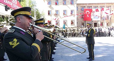 Isparta'da Zafer Bayramı coşkuyla kutlandı