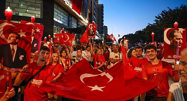 İstanbul Maltepe'de binlerce kişi Zafer Yürüyüşü'nde buluştu