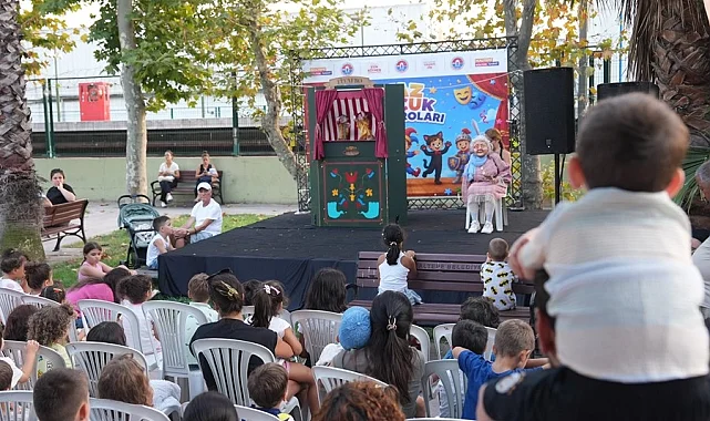İstanbul Maltepe'de yaz akşamları tiyatro ve konserle renkleniyor