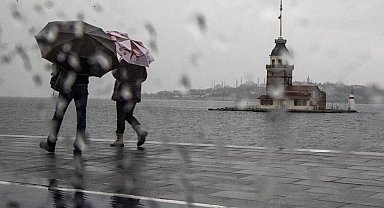 İstanbul Valiliği uyardı... Yağışlı sistem geliyor, sıcaklıklar 4 ila 6 derece düşecek