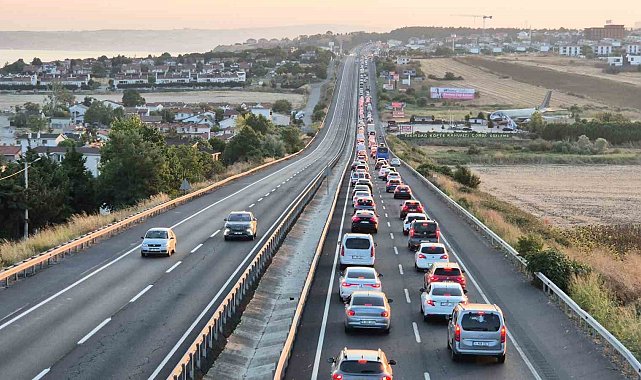 İstanbul'dan Tekirdağ'a hafta sonu akını: Kilometrelerce araç kuyruğu