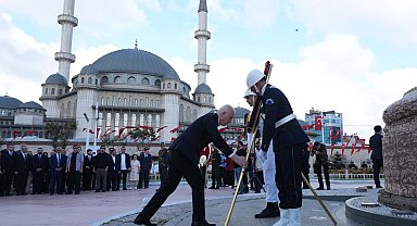 İstanbul'da 30 Ağustos Zafer Bayramı Taksim'de başladı