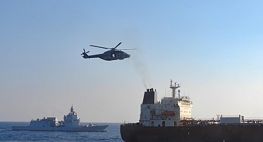 İtalya'dan Rusya'nın "gölge filosuna" ait olduğu öne sürülen petrol tankerine operasyon