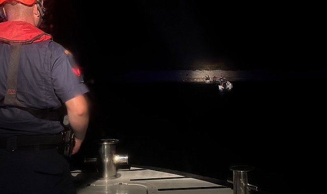 İzmir açıklarında 7 düzensiz göçmen yakalandı