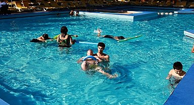 İzmir Efes Selçuk'ta yüzmeye engel yok