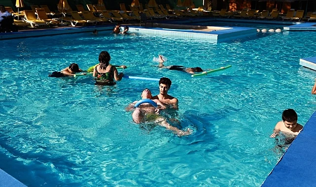 İzmir Efes Selçuk'ta yüzmeye engel yok