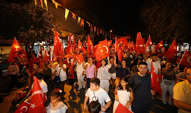 İzmir Efes Selçuk'ta Zafer Bayramı coşkusu